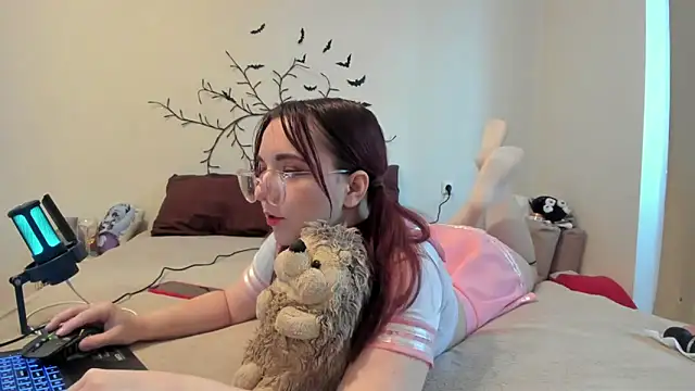 Snapshot of VellvetAnders chatting on November 9, 7:39 am VellvetAnders online show from November 9, 7:39 am