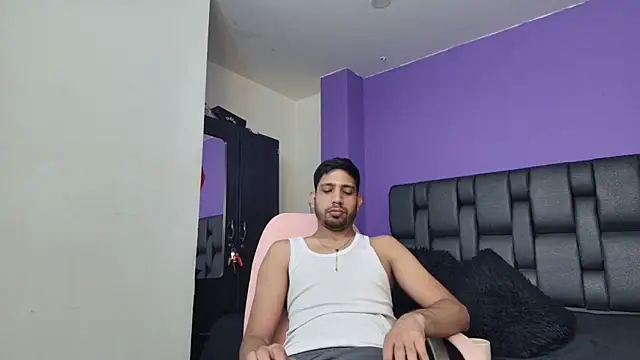 ashtoncooperr online show from October 5, 7:12 pm