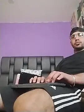 ashtoncooperr online show from January 6, 5:16 pm