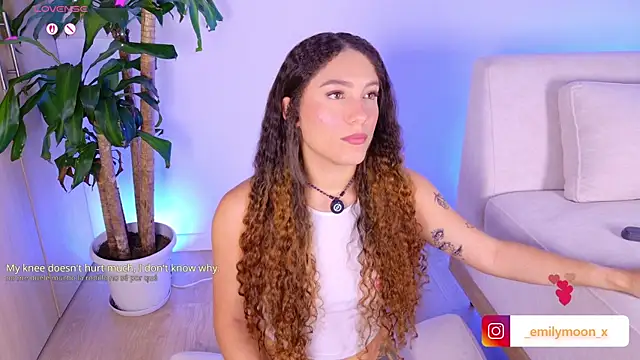 onlyemily  online show from June 7, 1:10 am