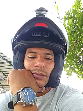 Snapshot of sexyboy_fox chatting on February 4, 7:09 pm sexyboy fox online show from February 4, 7:09 pm