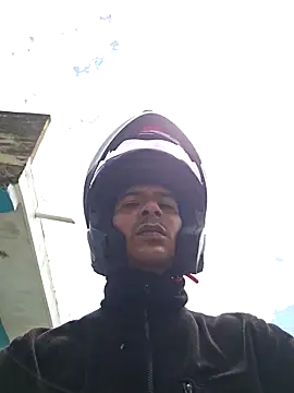 Snapshot of sexyboy_fox chatting on April 3, 6:17 pm sexyboy fox online show from April 3, 6:17 pm