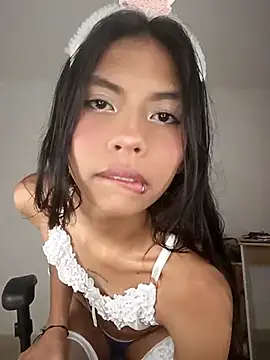 Snapshot of NovaTemptress chatting on October 13, 1:27 am NovaTemptress online show from October 13, 1:27 am