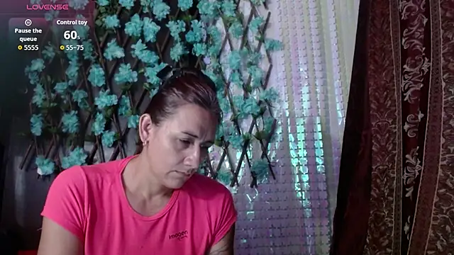 darling hott online show from November 6, 8:37 am