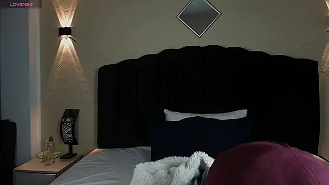 Aleecandrews online show from September 10, 7:25 pm