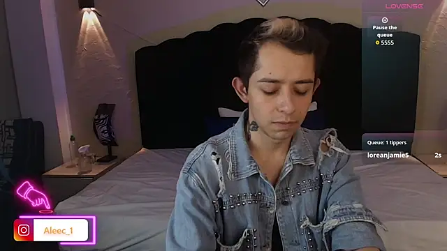 Aleecandrews online show from September 11, 7:14 pm