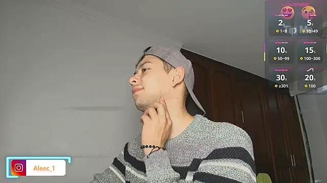 Aleecandrews online show from October 21, 7:25 pm