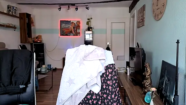 Seductively4 20 online show from July 17, 7:59 am