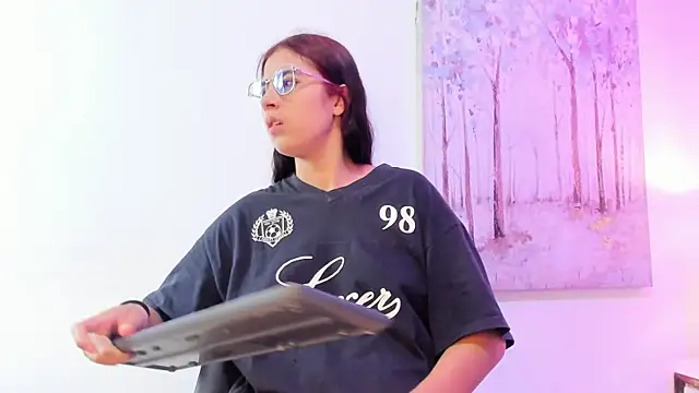 DanniaKross online show from December 3, 7:56 pm