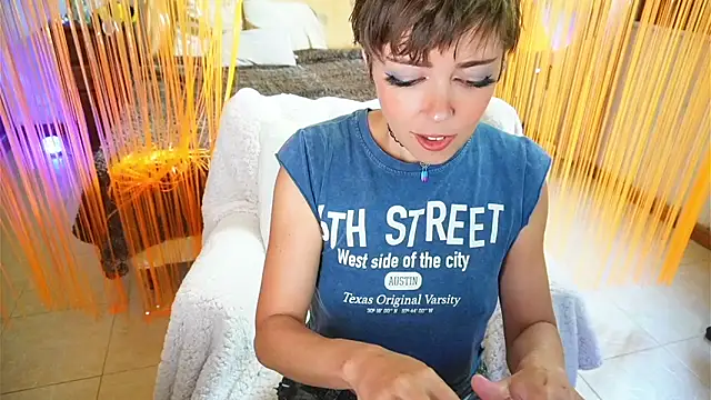 Snapshot of FantasticSonya chatting on November 17, 12:44 pm FantasticSonya online show from November 17, 12:44 pm