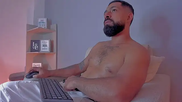 KylliamLevis online show from June 25, 8:46 pm