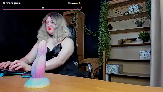 Ellis Nova online show from October 25, 9:39 am