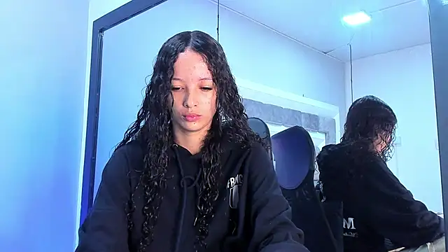 Snapshot of JuliettaBleer chatting on October 9, 11:52 am JuliettaBleer online show from October 9, 11:52 am