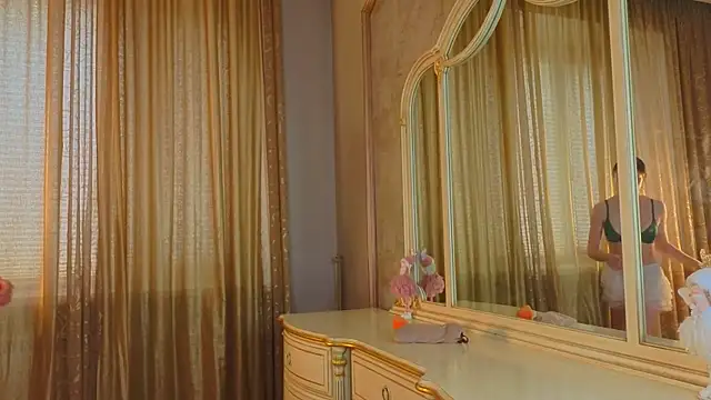 EadlinGillim online show from November 8, 5:29 am