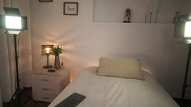 Snapshot of ximena_cortez_03 chatting on June 23, 11:03 pm ximena cortez 03 online show from June 23, 11:03 pm