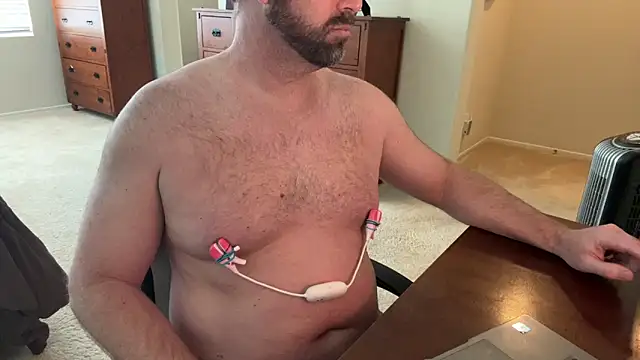 Snapshot of spongers1402 chatting on March 25, 4:35 pm spongers1402 online show from March 25, 4:35 pm