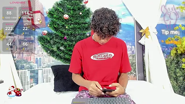 Snapshot of MilthonDelis chatting on November 19, 2:55 am MilthonDelis online show from November 19, 2:55 am