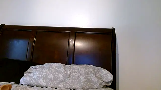 Snapshot of carlithefreak chatting on October 17, 9:17 pm carlithefreak online show from October 17, 9:17 pm