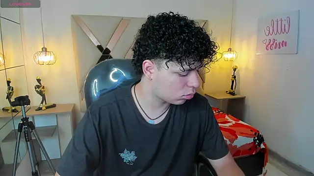 BenjaminBottonn online show from September 12, 7:03 pm