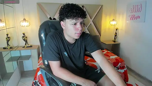 BenjaminBottonn online show from September 20, 7:37 pm