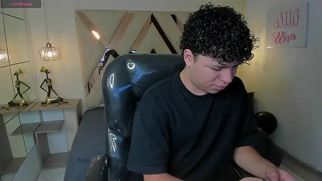 BenjaminBottonn online show from October 20, 7:58 pm