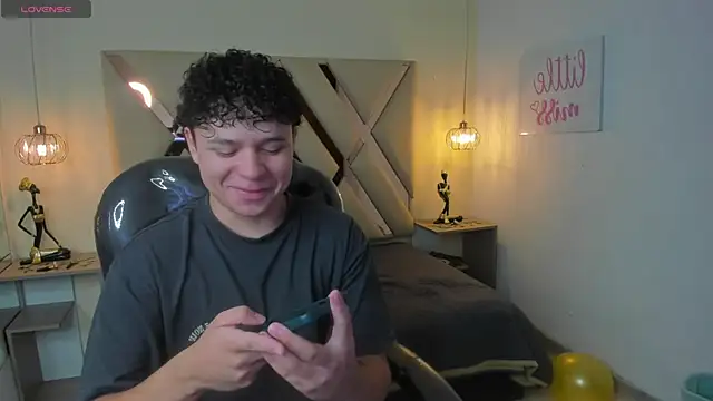 BenjaminBottonn online show from October 26, 7:53 pm