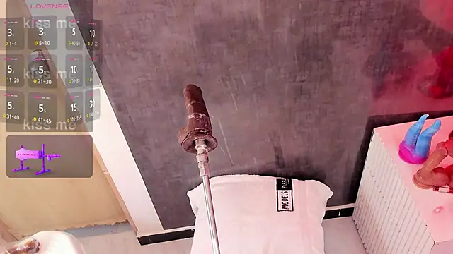 Snapshot of sharlotthe_bigass chatting on March 2, 7:59 am sharlotthe bigass online show from March 2, 7:59 am