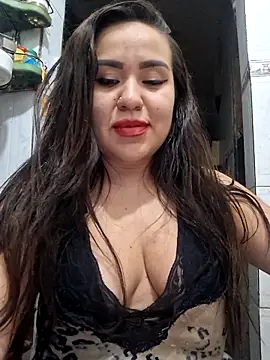 juliaYalla online show from September 23, 5:32 am