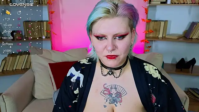 Snapshot of bluelunaray chatting on October 13, 9:42 am bluelunaray online show from October 13, 9:42 am