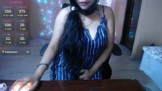 Snapshot of Divvya_ chatting on May 16, 7:34 pm Divvya online show from May 16, 7:34 pm