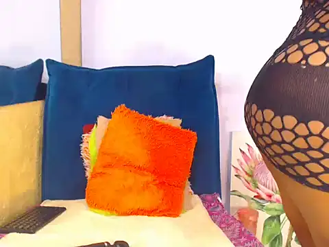 Snapshot of SexyScarlet101 chatting on December 1, 6:57 pm SexyScarlet101 online show from December 1, 6:57 pm