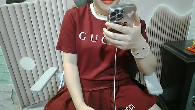 Snapshot of Emachiii chatting on September 11, 12:11 am Emachiii online show from September 11, 12:11 am