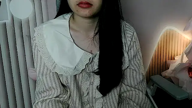 Snapshot of Emachiii chatting on November 29, 2:14 am Emachiii online show from November 29, 2:14 am