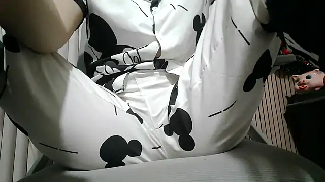 Snapshot of Emachiii chatting on March 8, 11:08 pm Emachiii online show from March 8, 11:08 pm