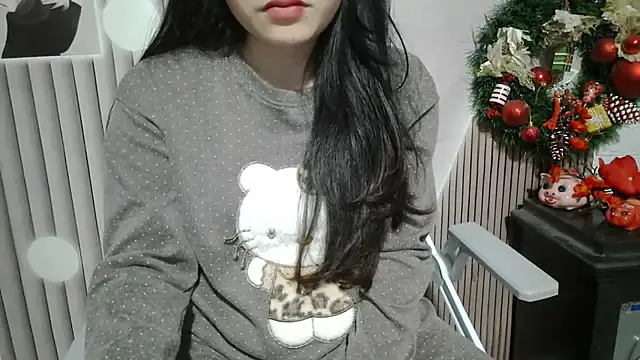 Snapshot of Emachiii chatting on March 12, 12:55 pm Emachiii online show from March 12, 12:55 pm