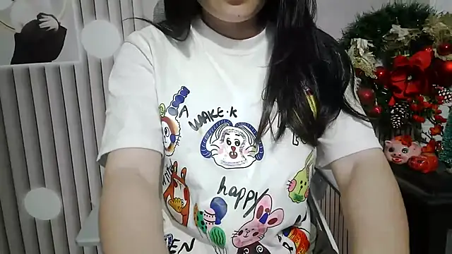 Snapshot of Emachiii chatting on March 21, 12:54 pm Emachiii online show from March 21, 12:54 pm