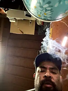 Snapshot of Jonathanfrom420 chatting on January 13, 12:10 pm Jonathanfrom420 online show from January 13, 12:10 pm