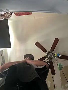 Snapshot of Jonathanfrom420 chatting on March 1, 10:34 pm Jonathanfrom420 online show from March 1, 10:34 pm