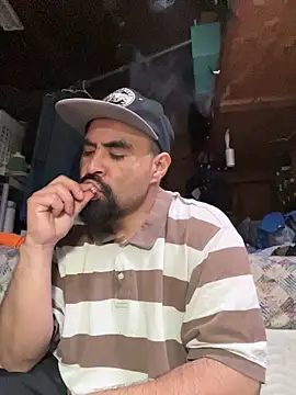 Snapshot of Jonathanfrom420 chatting on March 26, 12:00 pm Jonathanfrom420 online show from March 26, 12:00 pm