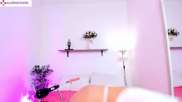 AlahiaSloane online show from September 24, 11:24 am