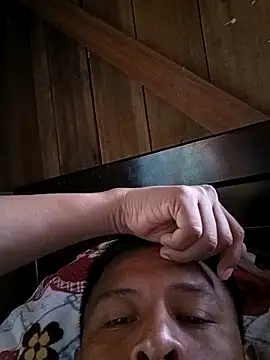 Snapshot of -RochU chatting on May 4, 4:47 pm -RochU online show from May 4, 4:47 pm