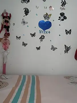 Snapshot of AntonelaMorriz chatting on December 4, 8:23 am AntonelaMorriz online show from December 4, 8:23 am