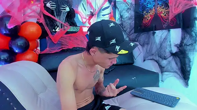 Snapshot of rhabena_boysex chatting on October 29, 12:02 am rhabena boysex online show from October 29, 12:02 am