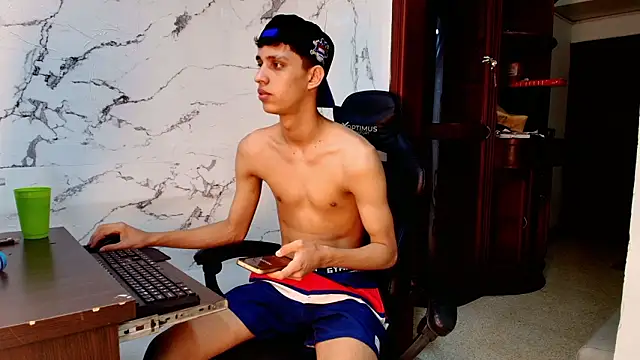 Snapshot of Allnei chatting on March 7, 10:29 pm Allnei online show from March 7, 10:29 pm