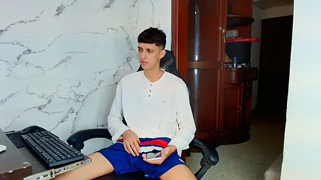 Snapshot of Allnei chatting on March 11, 10:27 pm Allnei online show from March 11, 10:27 pm