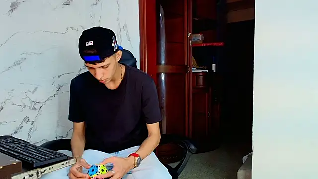 Snapshot of Allnei chatting on March 13, 9:43 pm Allnei online show from March 13, 9:43 pm