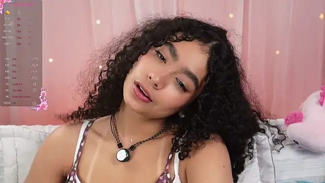 Snapshot of Victoria_Curly chatting on October 21, 2:45 am Victoria Curly online show from October 21, 2:45 am