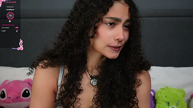 Snapshot of Victoria_Curly chatting on December 14, 3:01 am Victoria Curly online show from December 14, 3:01 am