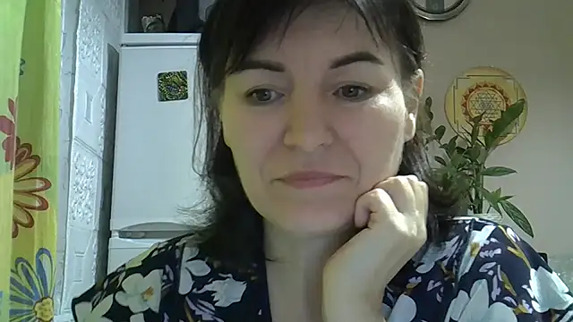 Krystal 82 online show from November 22, 7:35 pm