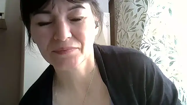 Krystal 82 online show from February 3, 9:47 am